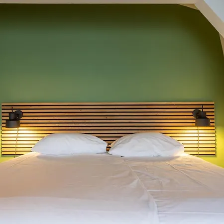 Weber 117 2* Амстердам