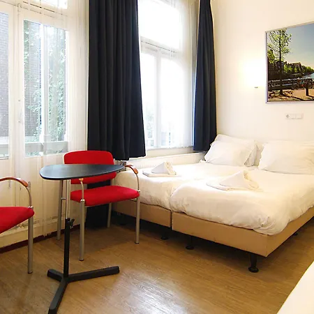 Weber 117 2* Амстердам