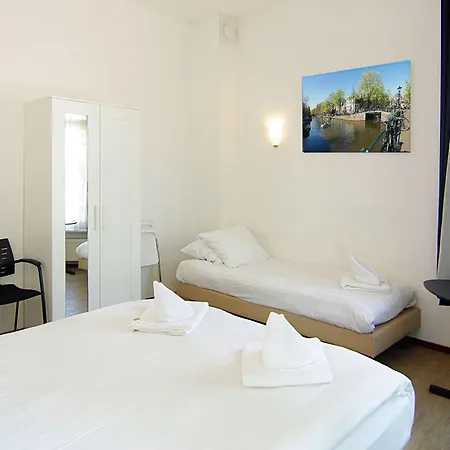 Weber 117 Отель