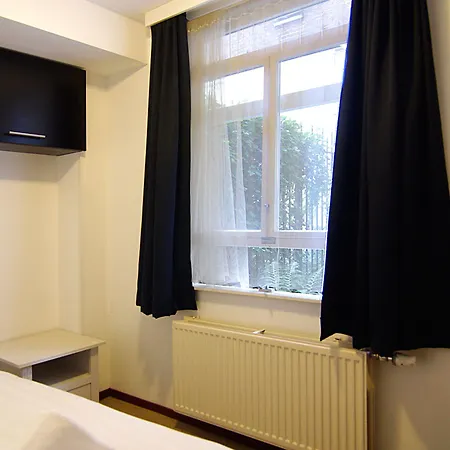 Weber 117 2* Амстердам