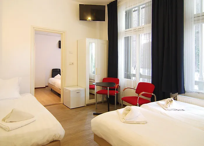 Weber Hotel 117 Hotel 2*