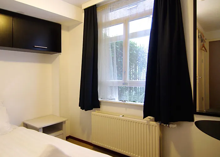 Weber Hotel 117 2* Amsterdam