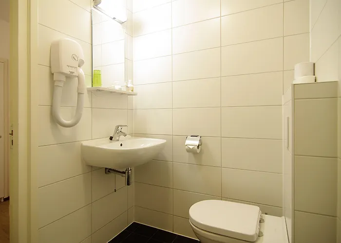 Weber Hotel 117 Hotel 2*