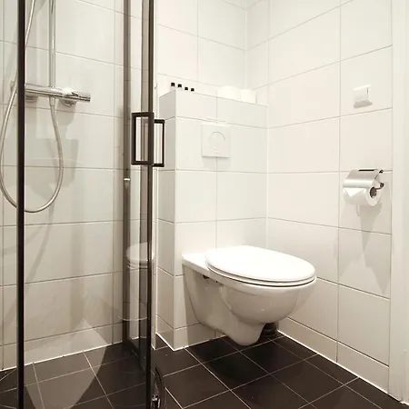 Weber Hotel 117 2*